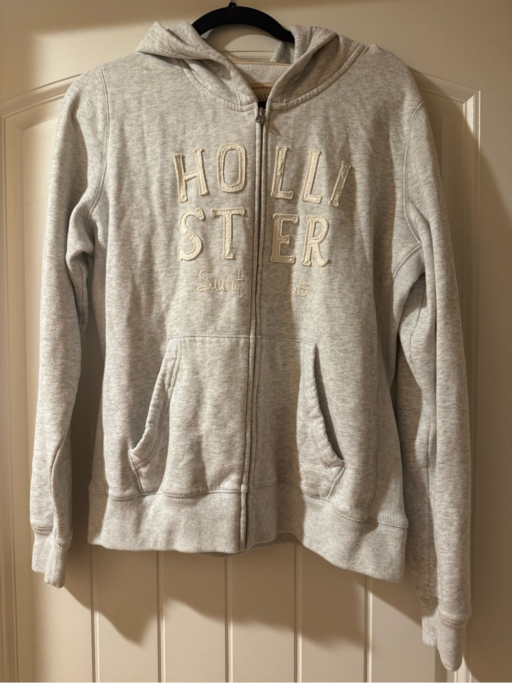 Super Soft Hollister Cream and Maroon Patch Logo Hoodie EUC
